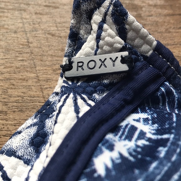 Roxy Bikini Top 👙 - Picture 2 of 4